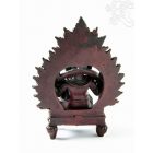 Ganesha trónon, vörös színű rezin szobor - 18 cm