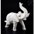 Emelt ormányú elefánt kőből faragott szobor - 22 cm