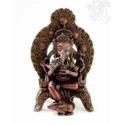 Ganesha trónon, vörös színű rezin szobor - 16 cm