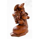 Álló nevető Buddha fa faragott szobor - 20 cm