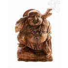 Álló nevető Buddha fa faragott szobor - 20 cm