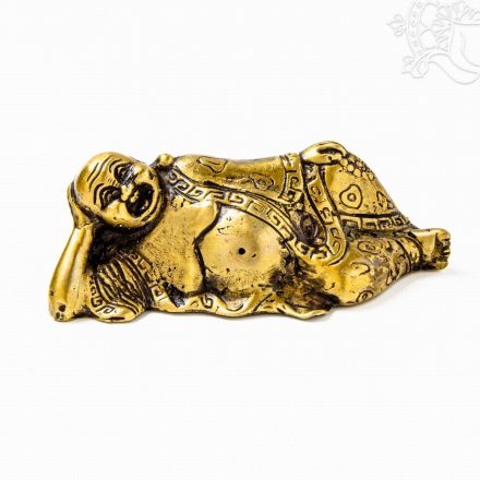 Fekvő Nevető Buddha réz szobor, matt sárga - 10 cm