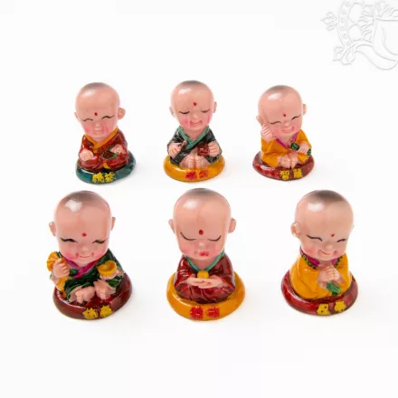 Hat kis szerzetes rezin szobor szett – 5 cm