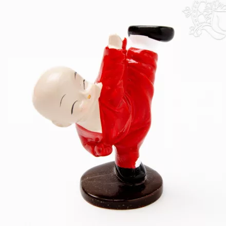 Kungfuzó szerzetes rezin szobor – 6,5 cm