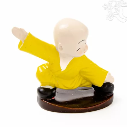 Kungfuzó szerzetes rezin szobor – 6,5 cm