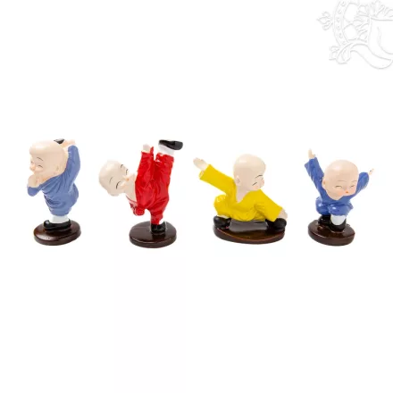 Kungfuzó szerzetes rezin szobrok, 4 darabos szett – 6,5 cm