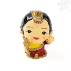 Hagyományos ruhás rezin figura – 4 cm