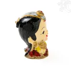 Hagyományos ruhás rezin figura – 4 cm