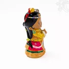 Kézzel festett hagyományos ruhás rezin figura – 12,5 cm