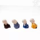 Négy kis szerzetes rezin szobor szett – 4,5 cm