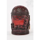 Buddha nyitható oltár vörös színű rezin szobor - 13 cm