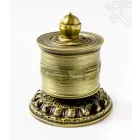 Asztali imamalom mantrával, kristályokkal