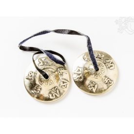   Tingsha az Om Mani Padme Hum mantrával, prémium minőségű - 6 cm