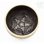 Géppel készített 7 fémes, fekete színű, 5 Buddha dombor mintás hangtál - 11 cm