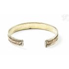 Három fémes karkötő fonott mintás