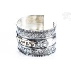 Filigrán karkötő mantrával, széles