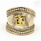 Ezüst színű gyűrű réz OM-mal, szélesebb