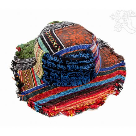 Patchwork boho kalap rojtos szegéllyel – egyedi mintákkal