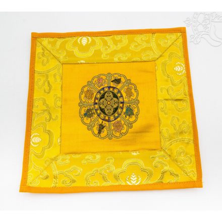 Brokát terítő, tibeti 8 szerencsejellel