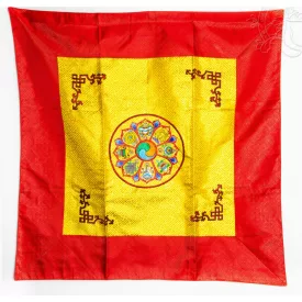   Nagy brokát terítő a tibeti 8 szerencsejellel 100 x 100 cm