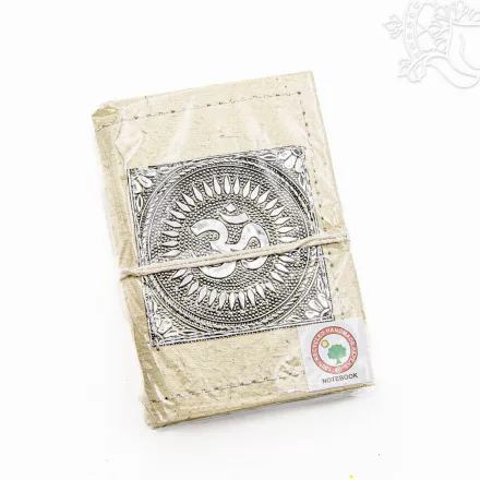 Notesz OM szimbólummal – 9 × 13 cm