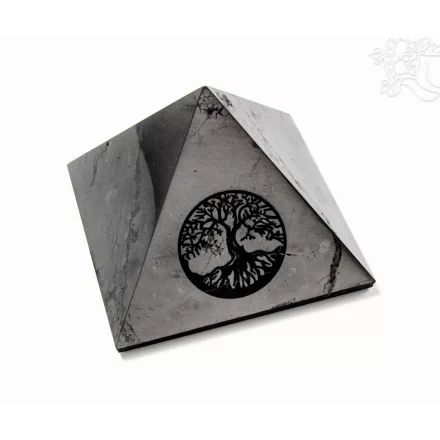 Shungit energetizáló piramis életfa mintával - 10x10 cm