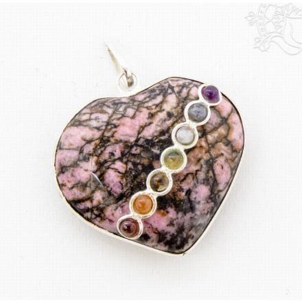 Rodonit szív alakú kristály medál, 7 csakra kővel
