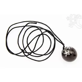 Shungit gyöngy medál, zsinórral – 2 cm