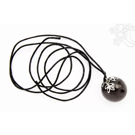 Shungit gyöngy medál, zsinórral – 2 cm