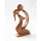 Csókolózó pár absztrakt fa szobor - 20 cm