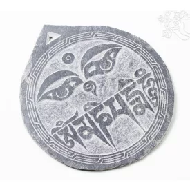   Sziklából faragott falidísz, Om Mani Padme Hum mantrával, Buddha szemmel