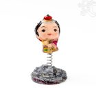 Tibeti népviseletű autós figura – 7 cm